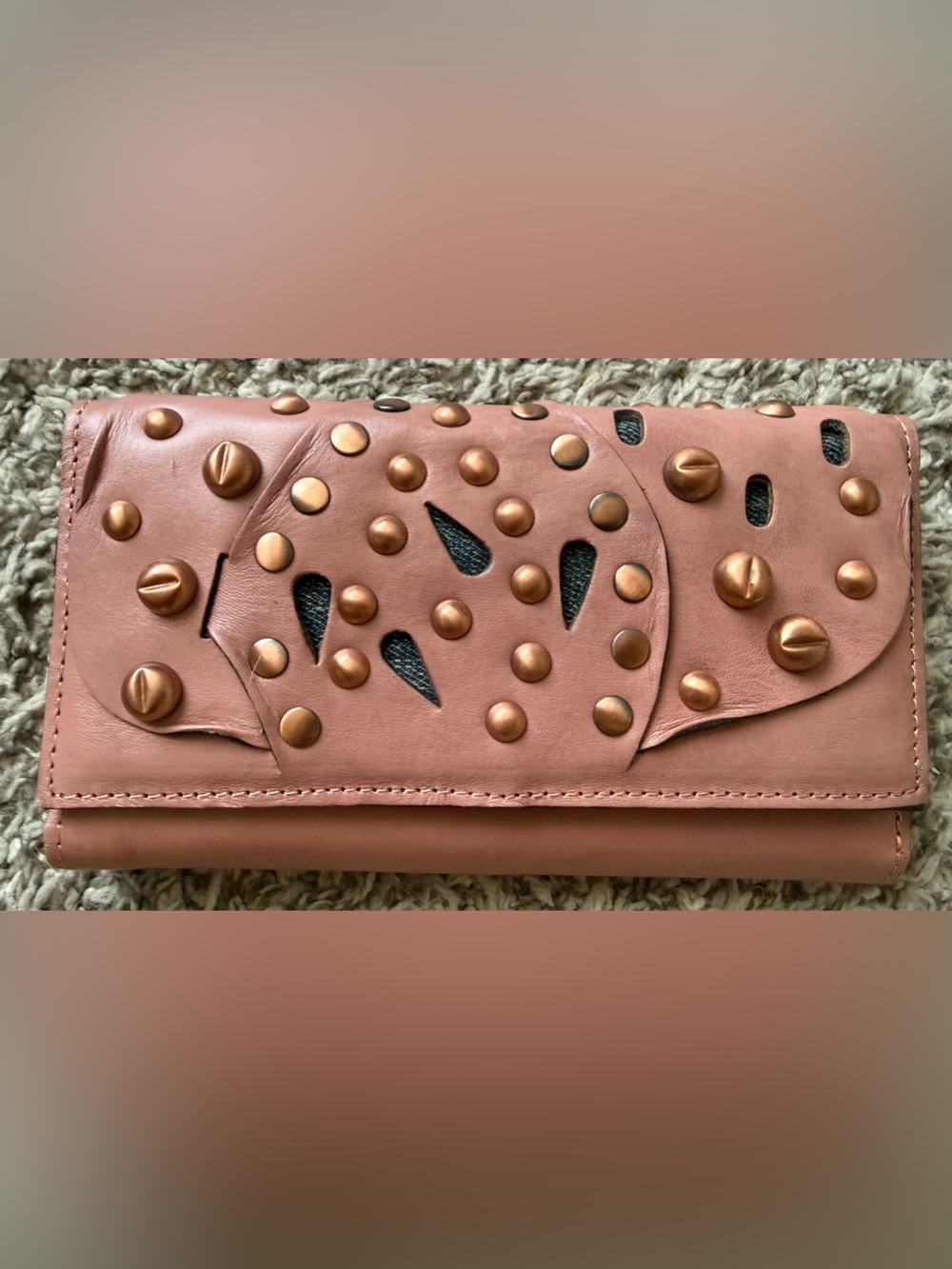 NWOT Patricia Nash Wallet Stud Link
Terresa Blush Italian Leather